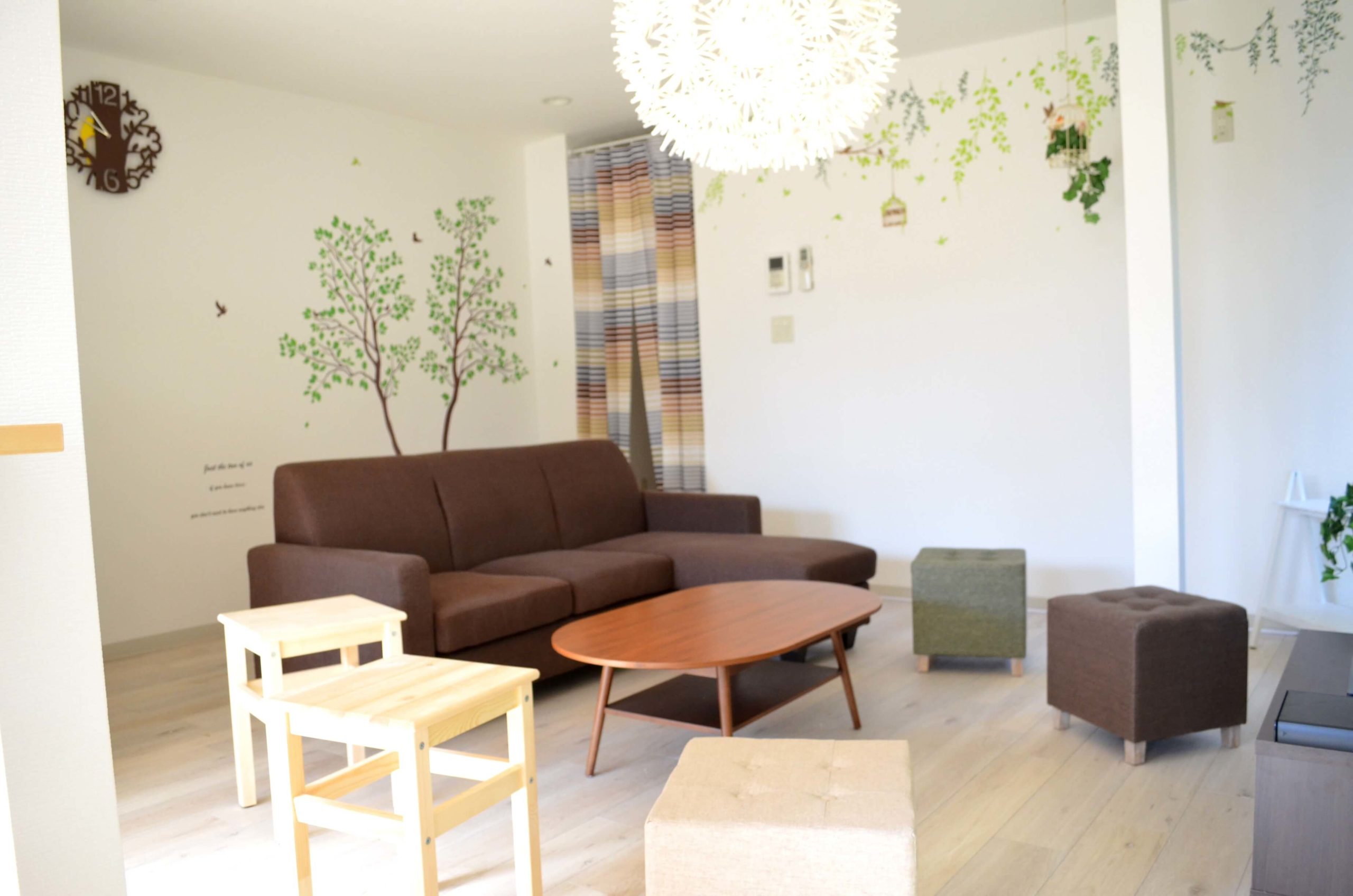 //www.wabisabihouse.jp/wp-content/uploads/2021/07/Living-OffN-scaled.jpg