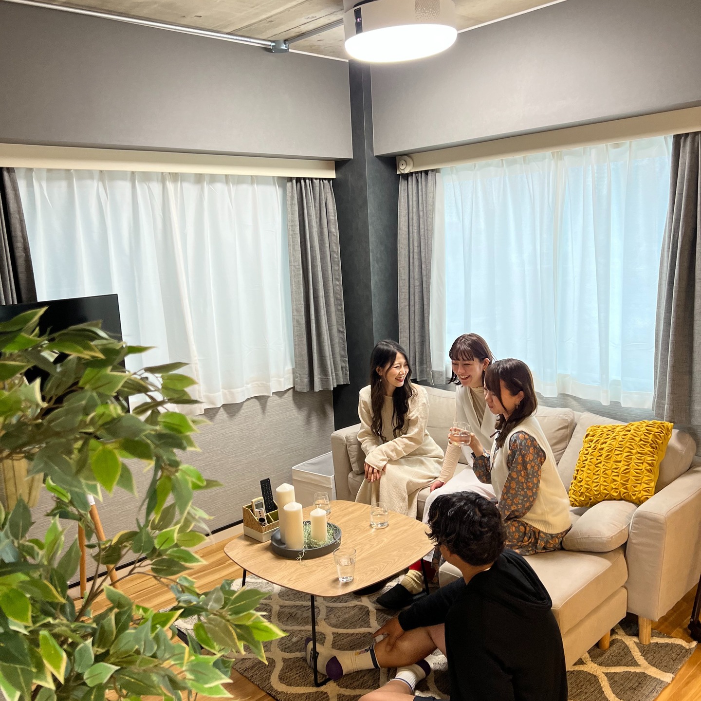 フリアコさん募集中！！

わびさびハウスでフリアコさんとして働きませんか？
フリアコさんとはお家賃、光熱費無料でお住まい頂く代わりに
毎日数時間ハウスキーピングをして頂きます。
空いた時間は本業に使えるのでとってもお得！
わびさびハウスで国際交流を楽しみましょう♬

募集物件　
　　　　　わびさびハウス中野富士見町  問い合わせはこちらにDMを送って下さい。 渋谷ヒカリエのオフィスでの面接となります。
　　　　

#東京シェアハウス #シェアハウススタッフ募集 #国際交流
#わびさびハウス #中野 #フリーアコモデーション #フリアコ