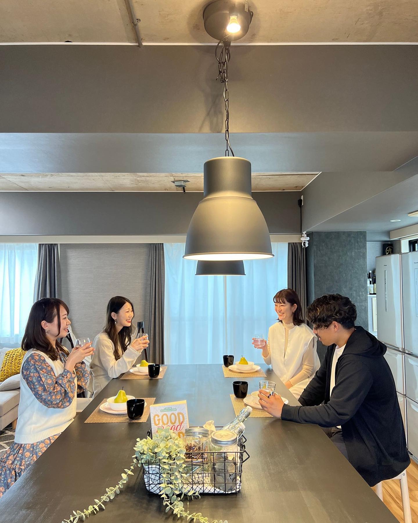 おしゃれなバーやダイニングカフェにあるような、カウンターとハイチェアって憧れですよね💕
将来おうちを建てるなら、ダイニングテーブルとは別にカウンターとハイチェアを置くスペースを作ってご飯食べたりお酒飲んだり…
と妄想していた時期が私にもありました笑
そんな小さな夢をかなえてしまうのが、当シェアハウスです!✨
自慢のキッチンの横にカウンターテーブルとハイチェアが備えられています😍😍
おしゃれすぎてめまいがしそう😭😭✨
ハイチェアに腰掛けるとちょっとだけ背伸びした大人の女性になった気分になりませんか?笑
わたしだけかな?😅
そんな素敵なキッチン、ダイニングを味わうなら絶対にシェアハウス一択!!💕
wabi_sabi_house__official
Wabi Sabi House Off-Jiyugaoka
わびさびハウスOff自由ヶ丘
✨️待望の空室です!!✨️
世田ヶ谷の閑静住宅街にひっそりたたずむデザイナーズシェアハウス♬
詳しくはVR内覧へGo!!!!
https://www.wabisabihouse.jp/houses/off-jiyugaoka/
お問い合わせはこちら
https://www.wabisabihouse.jp/contact/
#リノベーション #リニューアルオープン #フリーレント #シェアハウス #国際交流 #東京 #留学 #仲間 #sharehouse #welcomeparty #farewellparty #異業種交流 #coliving #innovation #わびさびハウス中野富士見町 #自由が丘 #自分磨き #自分探し #国内留学 #わびさびハウス #わびさびハウス自由が丘 #わびさびハウスoff中野 #わびさびハウスoff中野アネックス #わびさびハウスoff自由が丘 #暮らし #学び, #__maaho__, #chiroru1547,#todo_yui,#3jun_staglam,